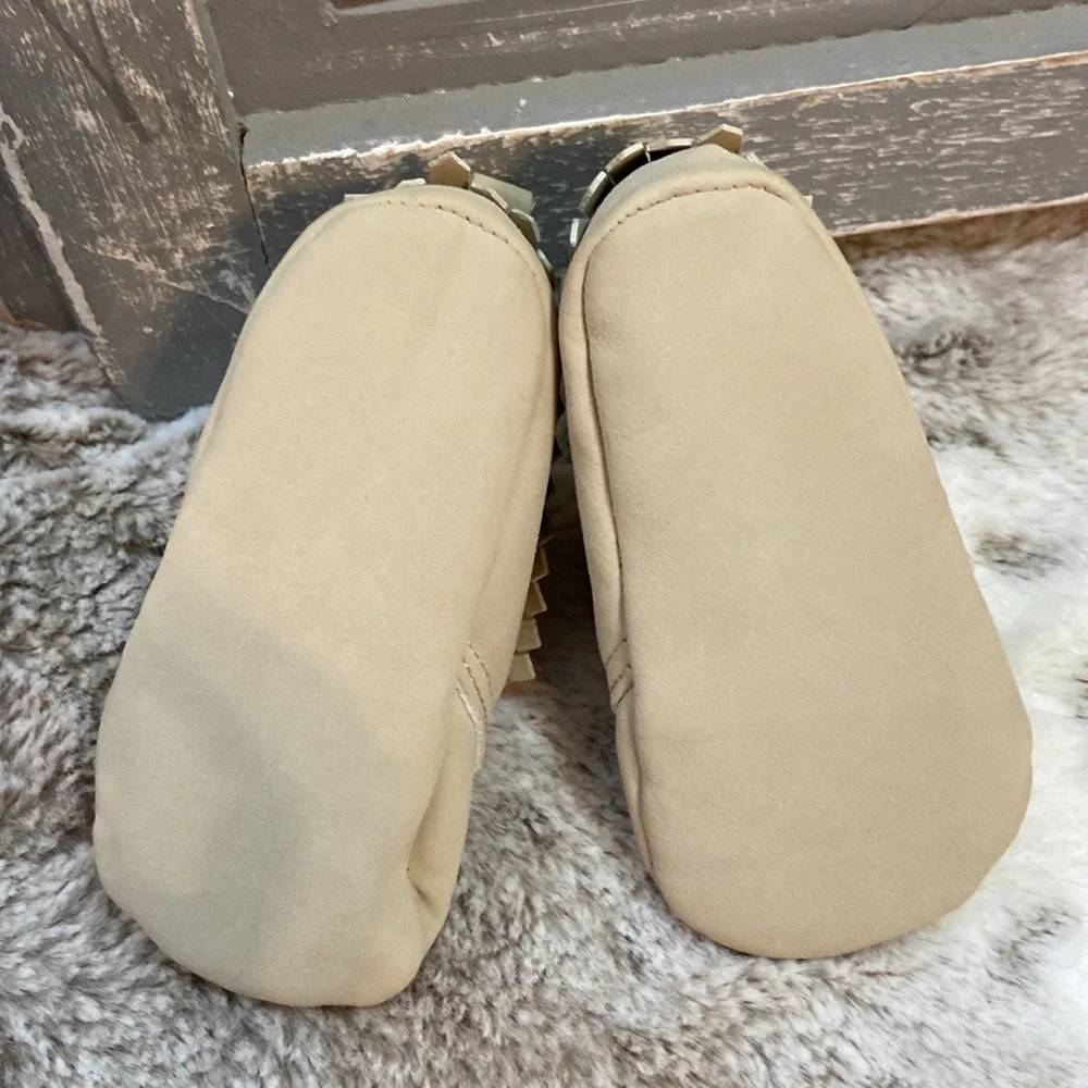 Carter’s suede moccasins shoes baby girls size 0-3 months faux fur boho western